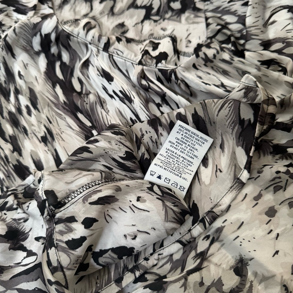 Reitmans Black and Gray Animal Print Women's Blouse Size XL - Picture 5 of 8